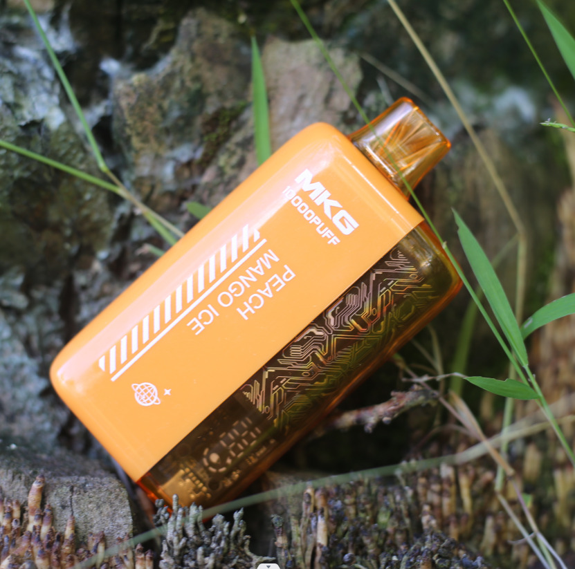 Digital Display Screen: Stay informed with the digital display showing e-liquid and battery levels, ensuring you never run out unexpectedly.